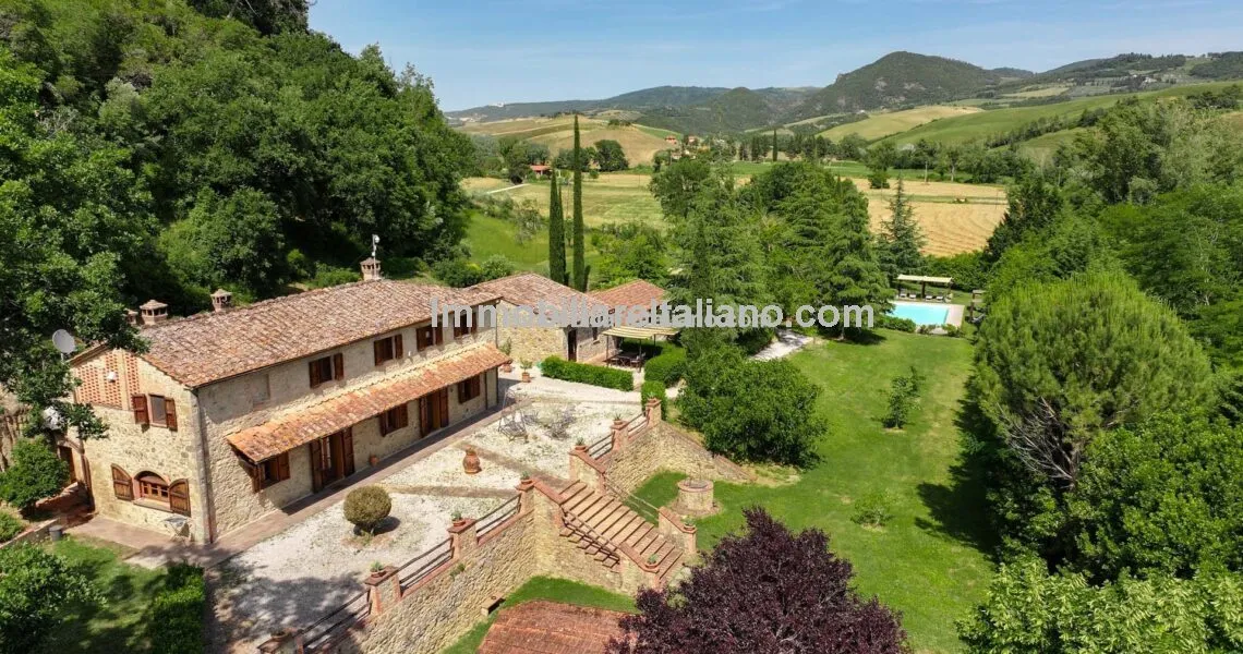 Villa in Tuscany for sale