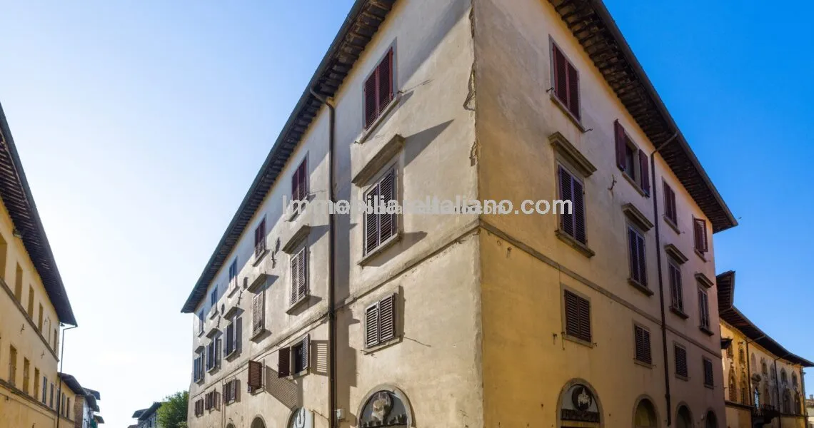 SOLDTown Centre Penthouse Apartment