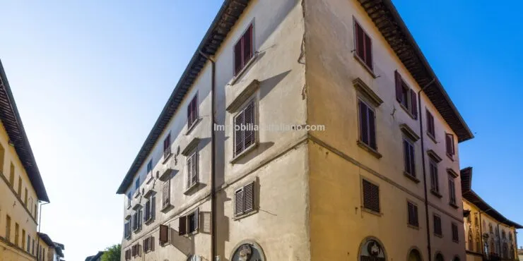 SOLDTown Centre Penthouse Apartment