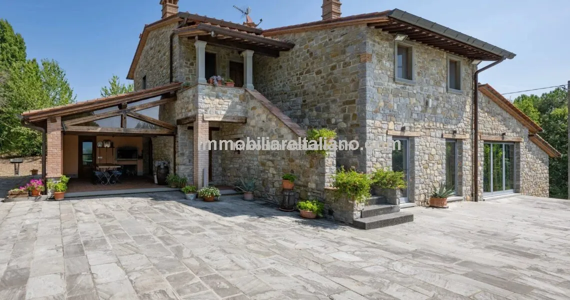 Fully restored farmhouse with pool Poppi Tuscany