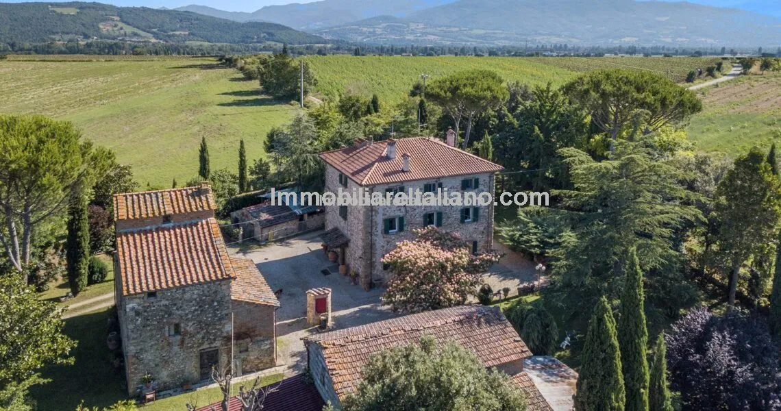 Restored farmhouse villa