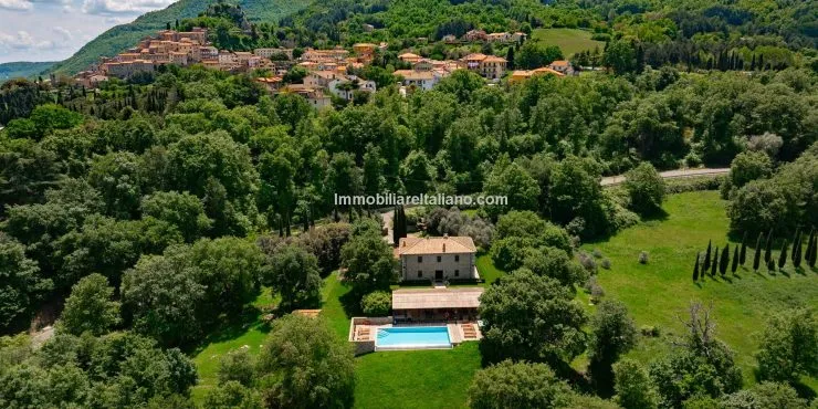 Italian Farmhouse Property