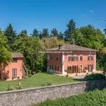 External view of villa and guest accommodation near the Umbria Tuscany border