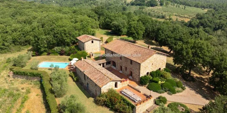 Restored 6 bed traditional Tuscan farmhouse