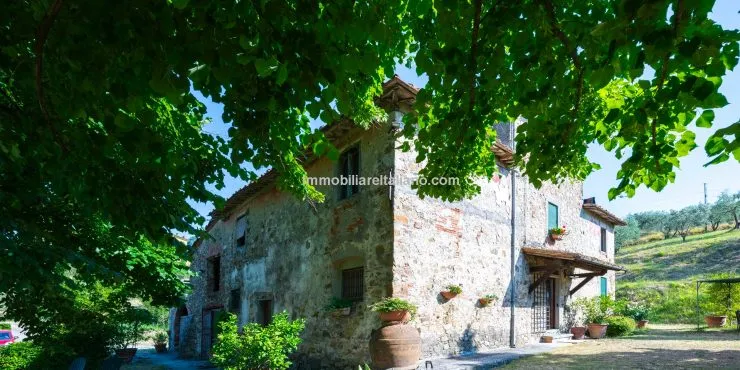 Large farmhouse – Pistoia Tuscany