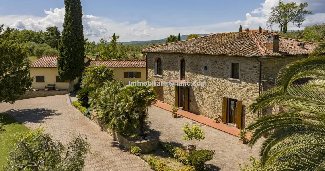 Italian farmhouse for sale