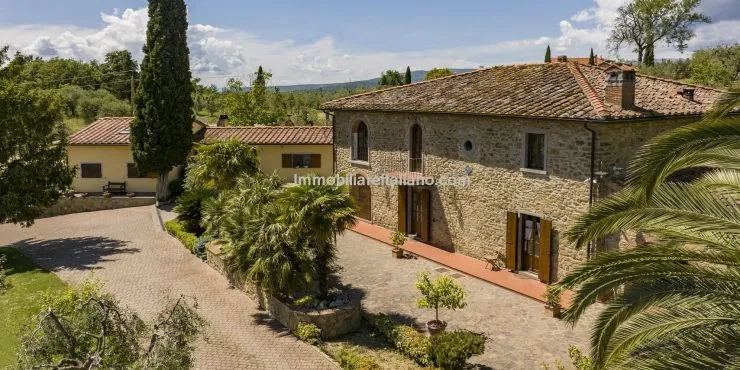 Italian farmhouse for sale