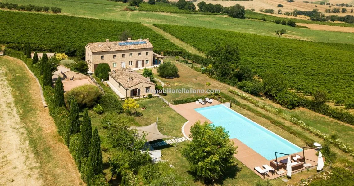 UNDER OFFERVilla in Italy with private pool