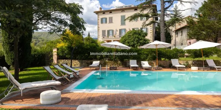 Valdarno villa for sale