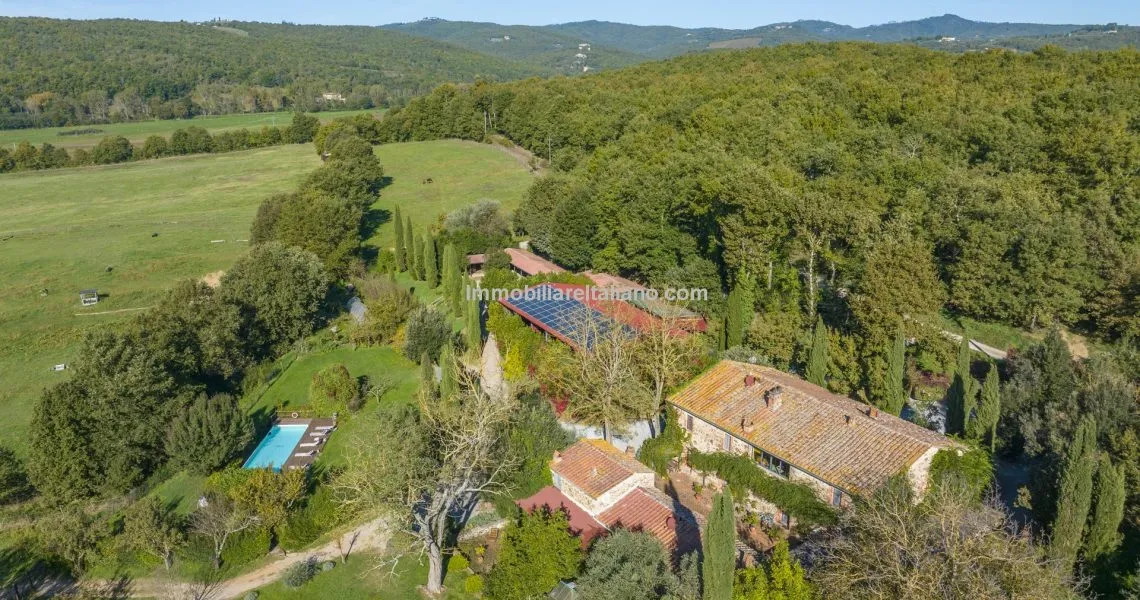 Large Farmhouse Land Stables Large Farmhouse Land Stables