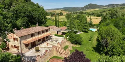 Villa in Tuscany for sale