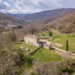 External view of Tuscan fixer upper farmhouse property