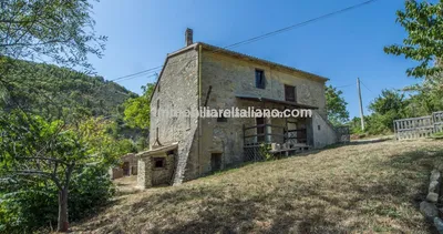 Fixer upper home in Umbria