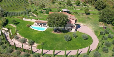 Secluded but not isolated Tuscan property