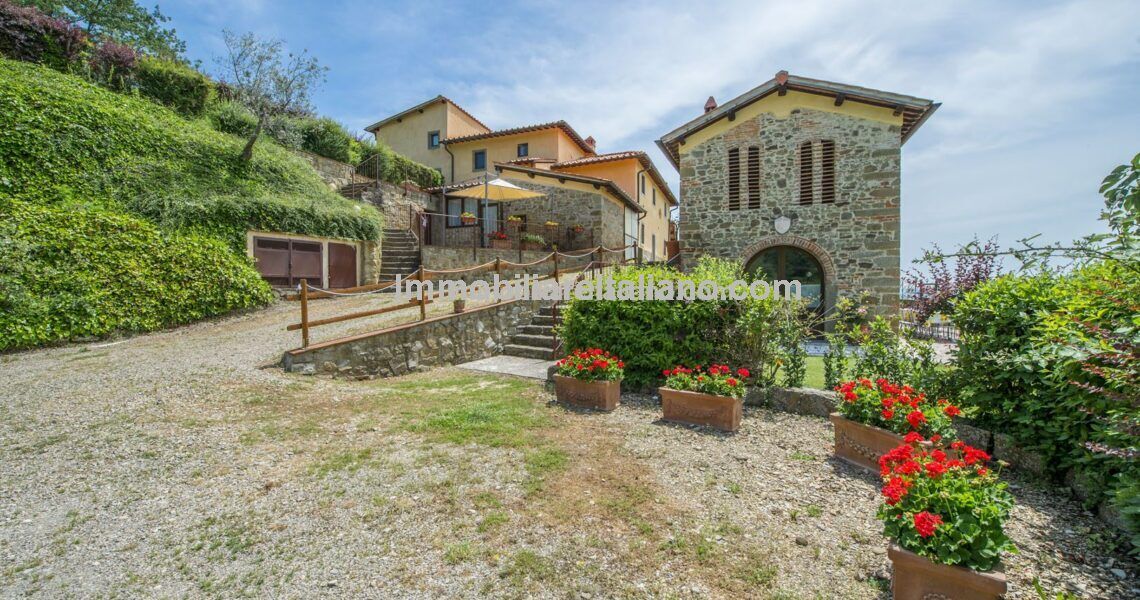 Tuscan Farmhouse Agriturismo for sale