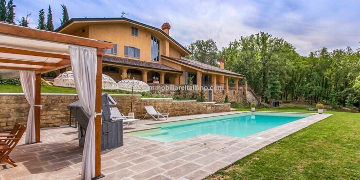 5 Bed Villa In Tuscany