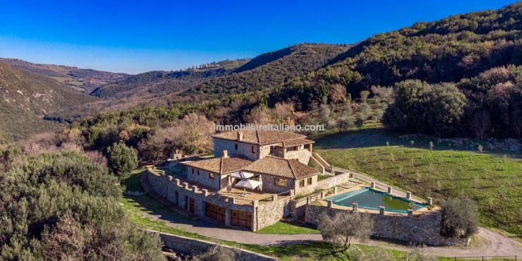 Val d’Orcia Villa for Sale