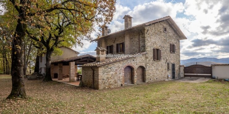 Italian Farmhouse Property