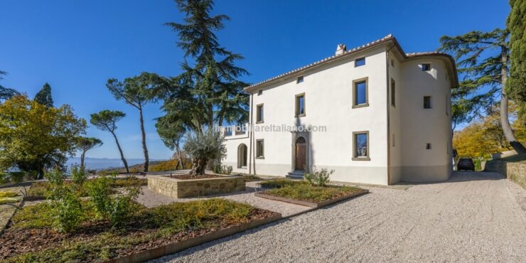 Italian Lake View Villa