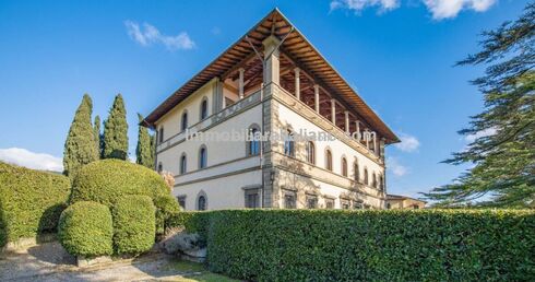Luxurious, spacious WOW factor property