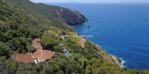 SOLDTuscan sea views villa with pool