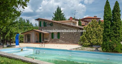 SOLDCaprese Michelangelo Villa Tuscany Real Estate