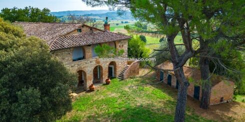 Restored Farmhouse With Pool