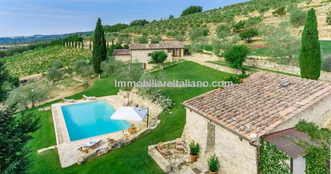 Farmhouse with pool