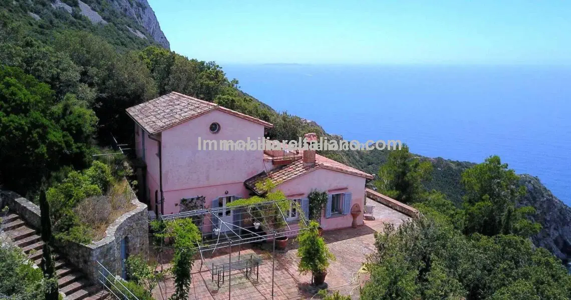 SOLDSea View Property In Tuscany