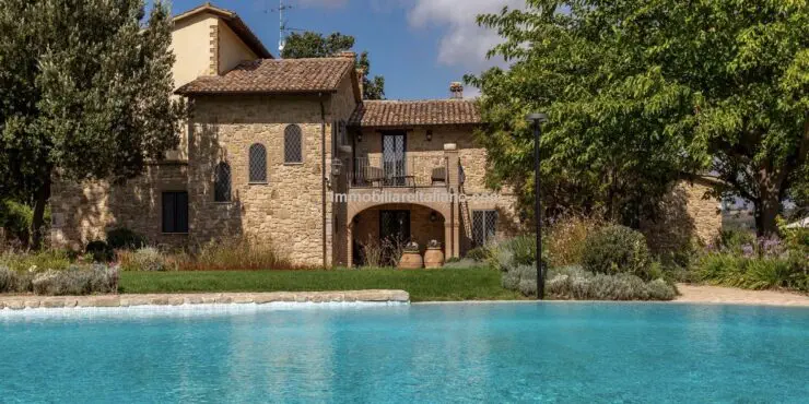 Umbria villa with pool
