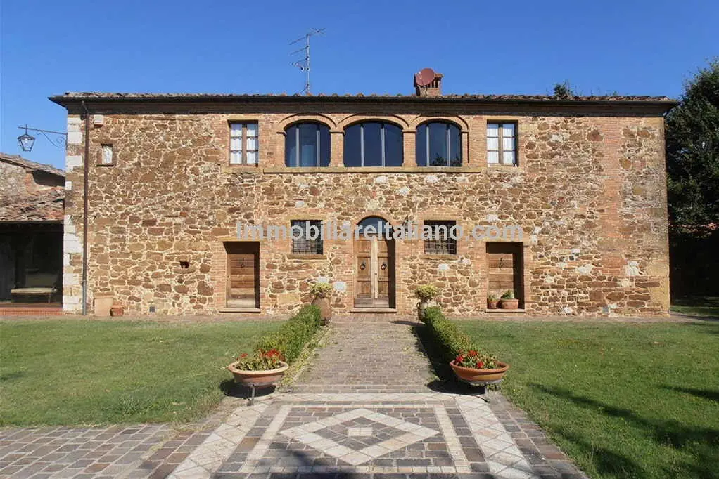 Trequanda Property For Sale