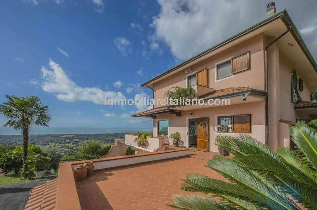 SOLDVilla Versilia Tuscany