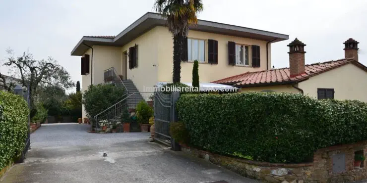 Former Bed and Breakfast Business Lucignano Tuscany