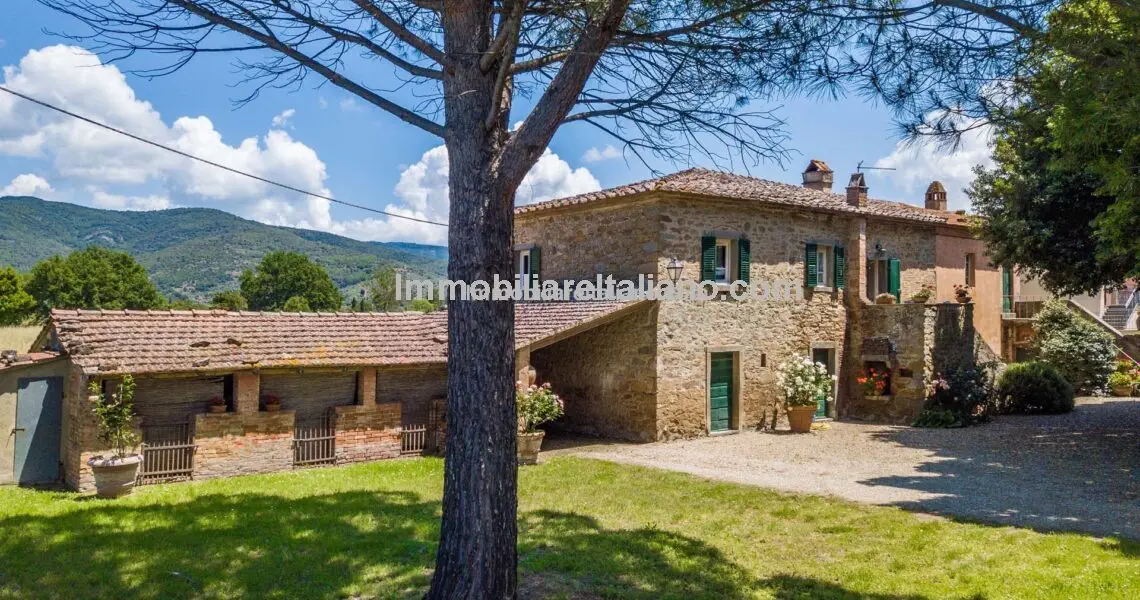 Cortona Property