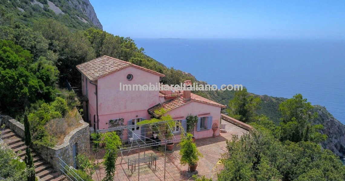 SOLDSea View Property Tuscany