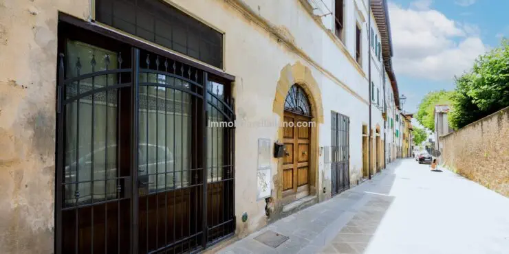 UNDER CONTRACTSimple Sansepolcro Apartment Property