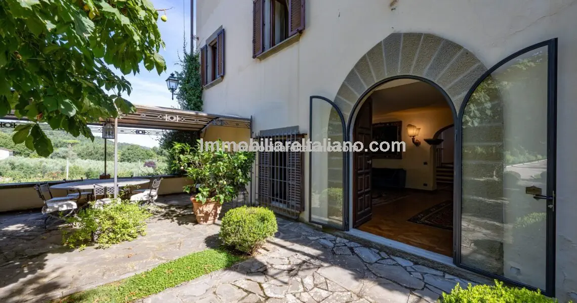 SOLD3 Bed Apartment In Tuscany