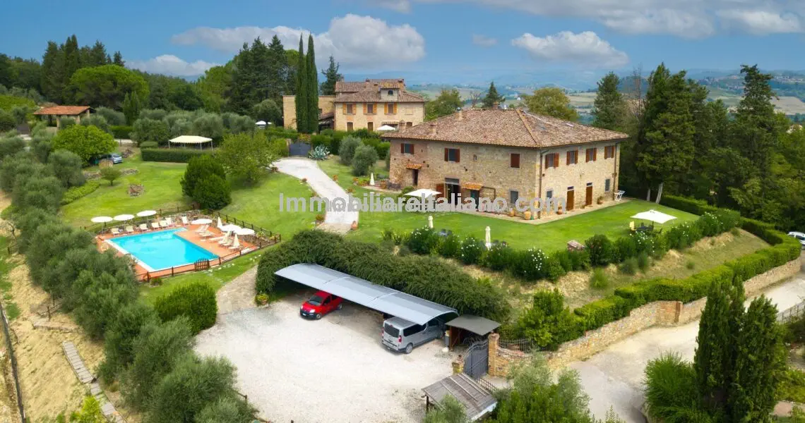 Italian farmhouse for sale
