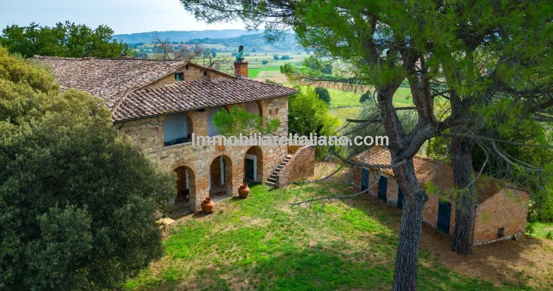 Restored Farmhouse With Pool