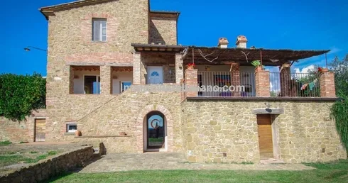 Tuscan farmhouse for sale