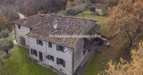 Caprese Michelangelo Fixer Upper Property